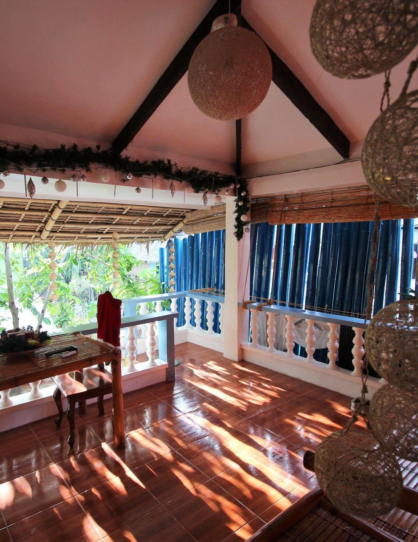 Blue Bamboo Hotel Balabag  Exterior foto
